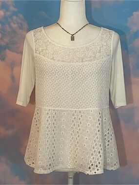 Charming & Lovely 3/4 Sleeve White Mixed Lace Paneled Top